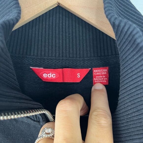 EDC Black Full Zip Electric Daisy Carnival Sweatshirt S - Picture 3 of 6